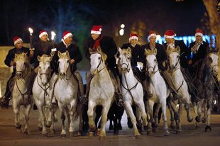 UN NOËL EN CAMARGUE DANS LA VILLE D’AIGUES MORTES